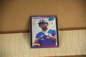 lot 54 image: 1989 Donruss Baseball Complete Set Lot