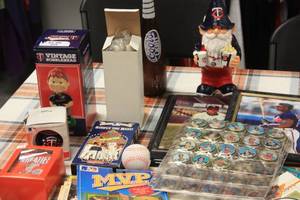 lot 80 image: Large Baseball Novelty and Collectibles Resale Lot