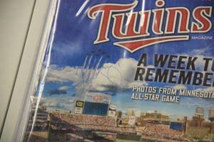 lot 120 image: Autograph Photo and Program Lot  5 Items