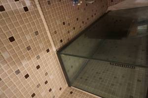 48 x 21 x 12 Glass Aquarium With Pump and Decorative Accessories