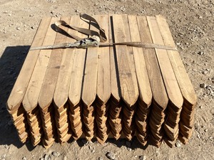 lot 22 image: Pallet Of Cedar Fence Boards