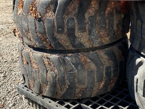 lot 5 image: Set Of (5) 2018 Bobcat Wheels & Tires