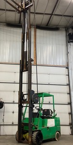 lot 1-A image: Mitsubishi LP-Gas Forklift
