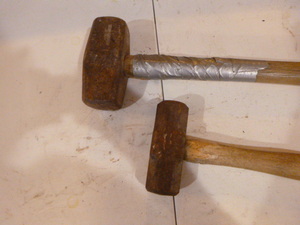 lot 16 image: 2 Sledge Hammers