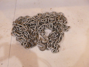 lot 18 image: Chain with Hooks
