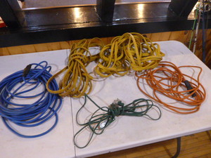 lot 30 image: 5 Extension Cords