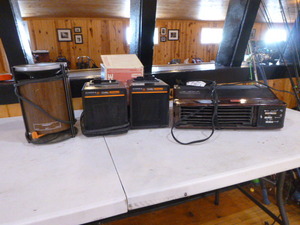 lot 50 image: 3 Portable Heaters and Air Purifier