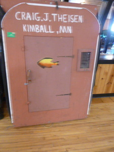 lot 57 image: Portable Fish House