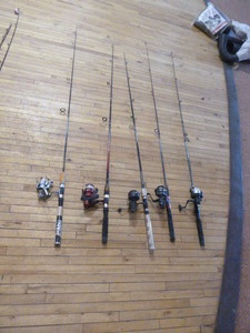 lot 64 image: 5 Fishing Rods and Reels