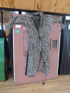lot 84 image: 10X Insulated Hunting Coveralls