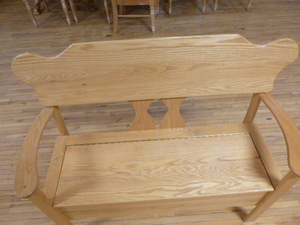 lot 92 image: Entry Bench
