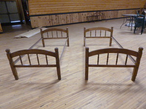 lot 97 image: 2 Twin Beds