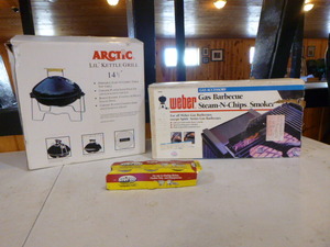 lot 115 image: Arctic Lil Kettle Grill and Weber Gas Barbecue