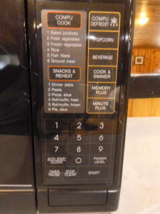 lot 117 image: Sharp Carousel II Countertop Microwave