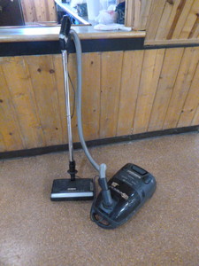 lot 118 image: Eureka Excalibur Canister Vacuum Cleaner