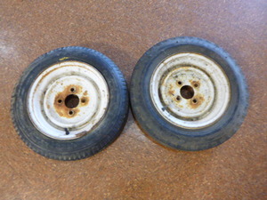 lot 144 image: 2 Tires on Rims