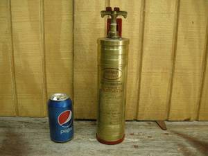 lot 6 image: Vintage Buffalo Better Built Brass Fire Extinguisher