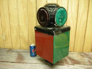 lot 7 image: Antique Adlake 4-way Signal Railroad Lamp