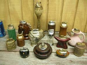 lot 20 image: 15 Vintage Desk Lighters