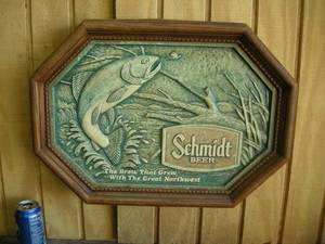 lot 27 image: Vintage Schmidt Beer Heileman Trout Sign