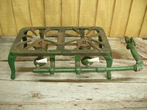 lot 38 image: Vintage Cast Iron Gas Cook Top