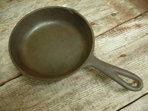 lot 66 image: Birmingham Stove Range No.3 Skillet Fry Pan