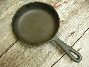 lot 67 image: Birmingham Stove Range Red Mountain 3B Skillet Fry Pan