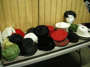 lot 88 image: Group Vintage Womens Hats