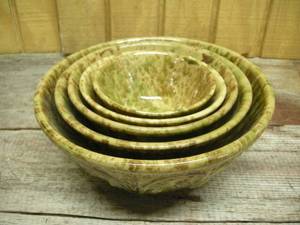 lot 105 image: Vintage Morton Pottery Woodland Nesting Bowl Set