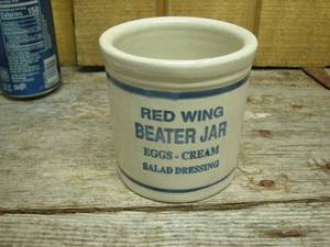 lot 103 image: Red Wing Advertiser Beater Jar