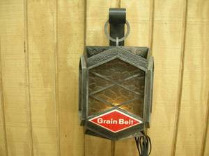 lot 135 image: Vintage Grain Belt Lantern Light