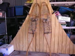 lot 140 image: Classic Vintage Snowshoes