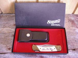 lot 141 image: Schrade Scrimshaw Knife Set