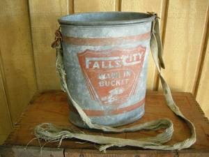 lot 147 image: Vintage Fall City Wade in Bucket