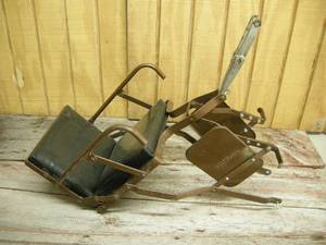 lot 151 image: Vintage Schwinn Approved Childs Rear Seat Attachment
