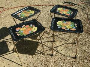 lot 162 image: Vintage TV Tray Set