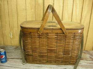 lot 164 image: Vintage Hawkeye Refrigerator Basket