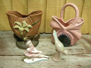 lot 257 image: Pottery Pieces