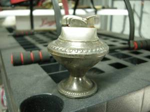 lot 262 image: Sterling Weighted TableDesk Lighter