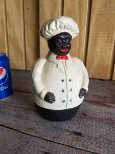 lot 73 image: Cast Iron Chef Bank