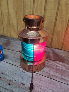lot 117 image: Vintage Tweekleur Nautical Lamp