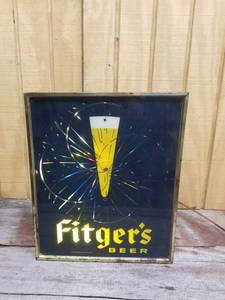 lot 126 image: Vintage Fitgers Beer Light-Up Motion Sign