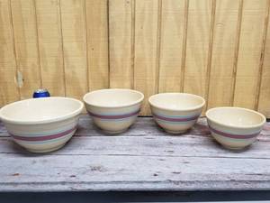 lot 236 image: Antique Watt Banded Nesting Bowl Set