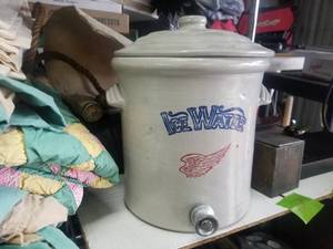 lot 171 image: Red Wing Pottery Ice Water Jug Dispenser