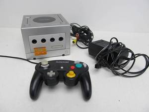 lot 115 image: Nintendo Gamecube Video Game System 