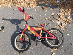 lot 36 image: Huffy Iron Man III 16 Bike