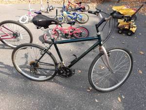 lot 40 image: Glacier Point 26 15-Speed Mens Bike
