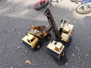 lot 42 image: 2- Vintage Tonka Trucks