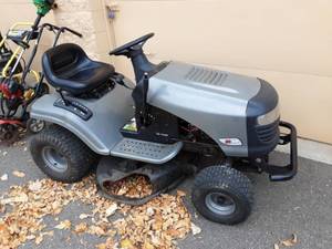lot 47 image: Craftsman Lawn Riding Lawn Mower LTS 1500 17-12 Hp. (Not Running Did Not Test)