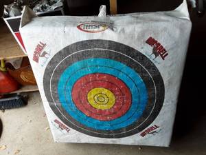 lot 50 image: Large Archery Target